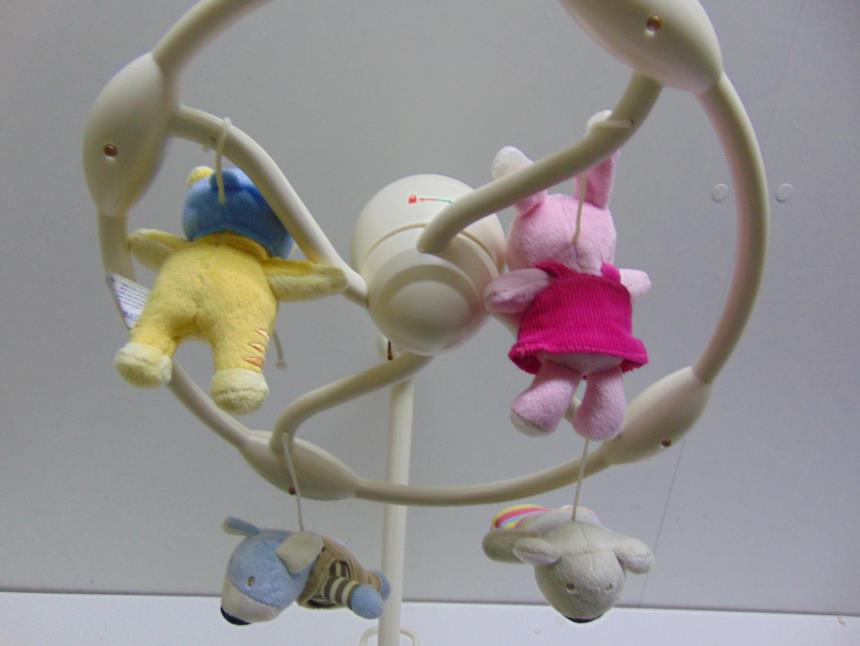 MOBIL INFANTIL CON MANDO Y CAJA