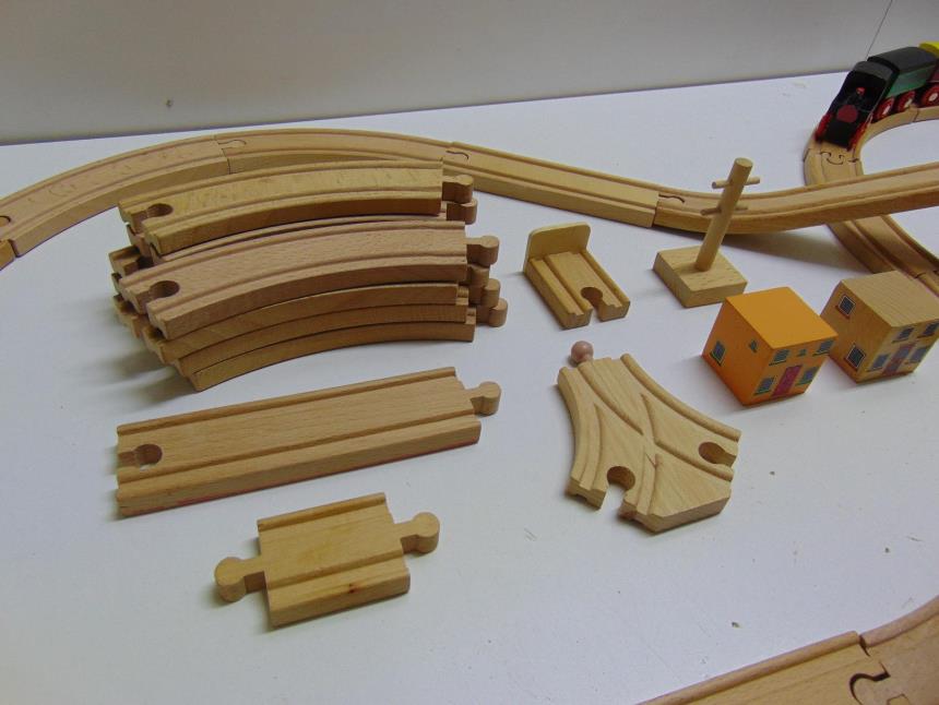 TREN DE MADERA