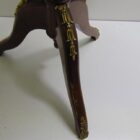 MESA VELADOR CON DETALLES EN BRONCE CLASICA