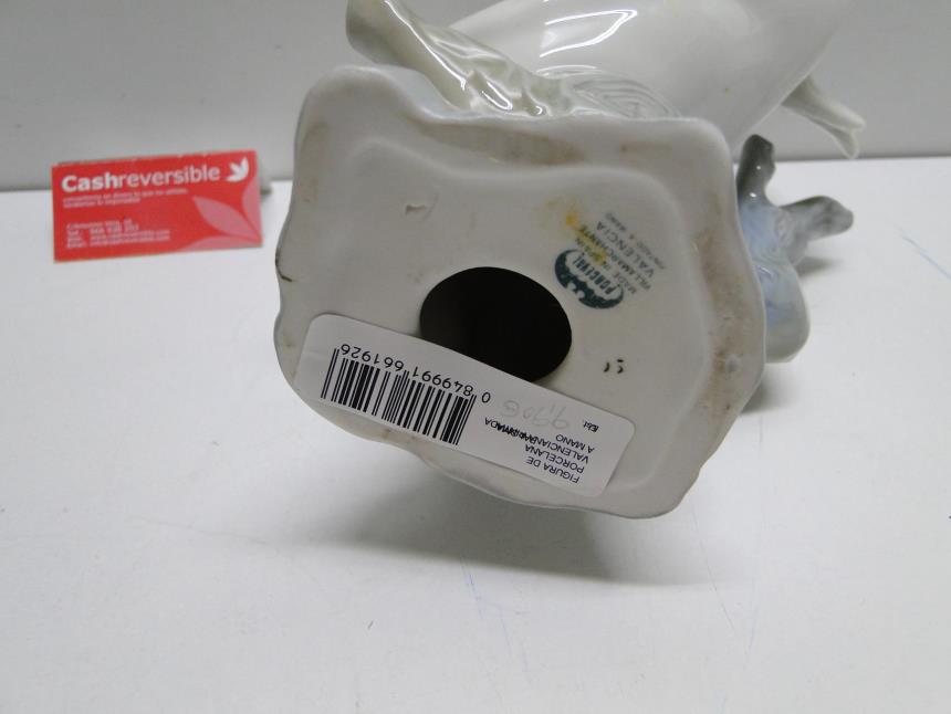 FIGURA DE PORCELANA VALENCIANA PINTADA A MANO