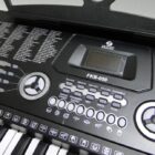TECLADO CON MIDRO Y TRANSFORMADOR