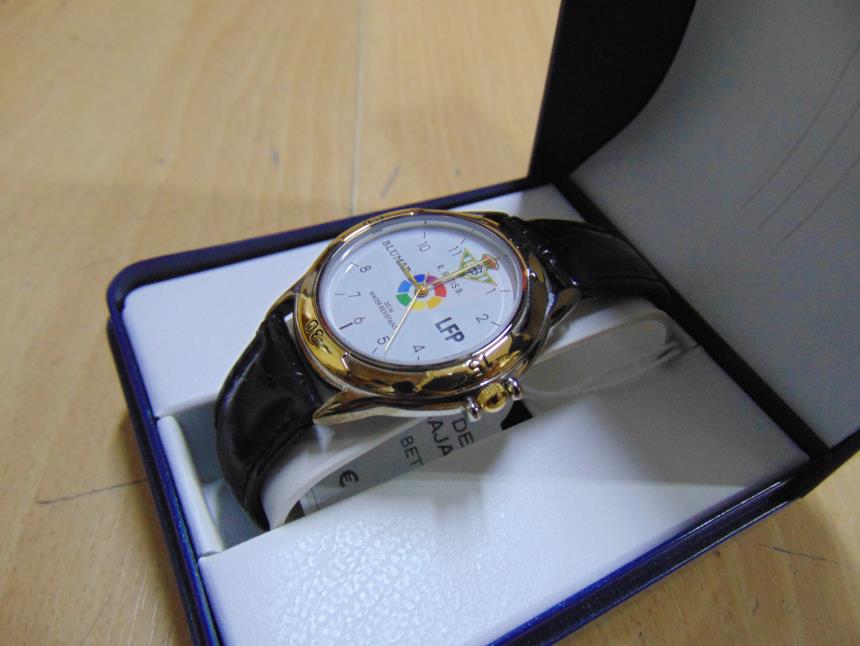 RELOJ DE CABALLERO CON CAJA