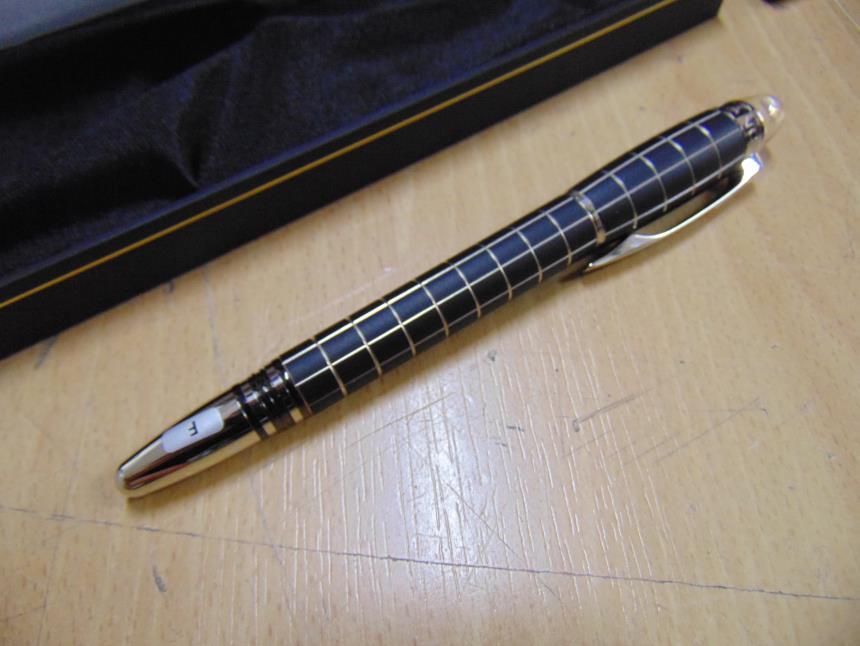 PLUMA CON CAJA Y CERTIFICADO