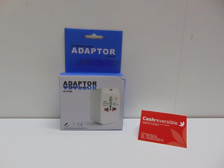 articulos_imagen1_138112.jpg ADAPTADOR DE CORRIENTE UNIVERSAL A ESTRENAR