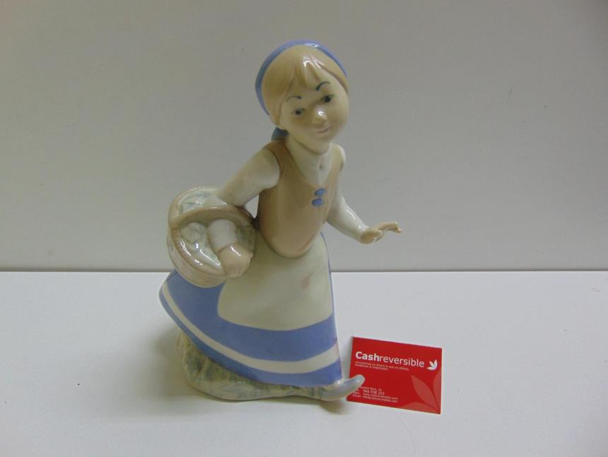 articulos_imagen1_138979.jpg FIGURA DE PORCELANA