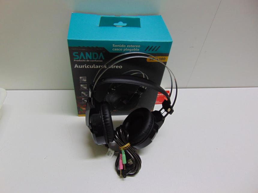 articulos_imagen1_151735.jpg AURICULARES GAMING RGB CON CAJA SEMINUEVO