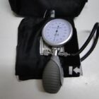 TENSIOMETRO MANUAL CON FUNDA