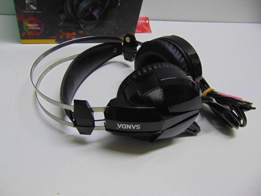 AURICULARES GAMING RGB CON CAJA SEMINUEVO
