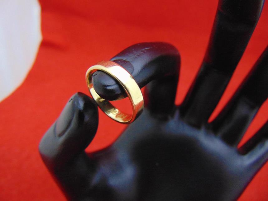 ANILLO DE ORO DE18 K