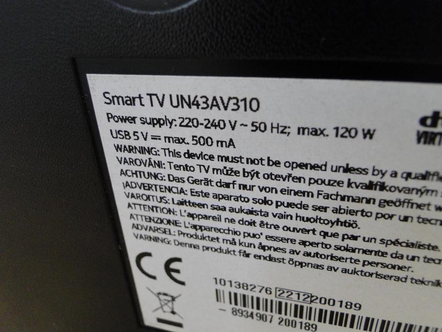 SMART TV 43' CON MANDO Y CAJA SEMINUEVA