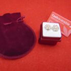 PENDIENTES DE ORO DE 18 K CON PIEDRAS