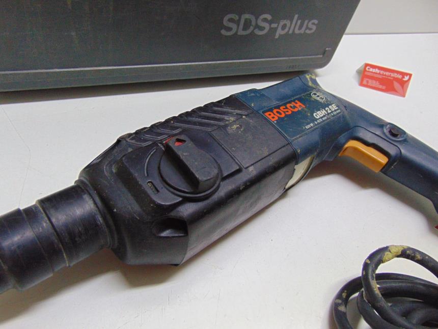 TALADRO PERCUTOR CON MALETA