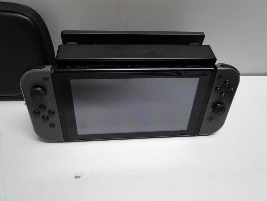 NITENDO SWITCH CON FUNDA **