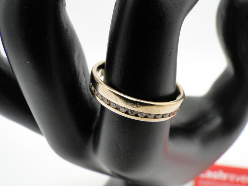 ANILLO DE ORO DE 9K CON PIEDRAS