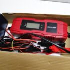 CARGADOR DE BATERIAS 12V DIGITAL CON CAJA