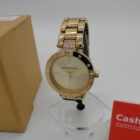 RELOJ DE DISEÑO CON CAJA PERFECTO ESTADO