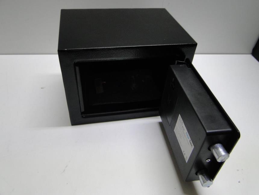 CAJA DE SEGURIDAD DIGITAL SEMINUEVA