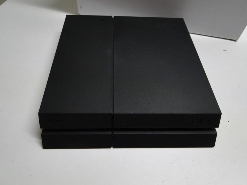 PS4 CON MANDO Y CAJA