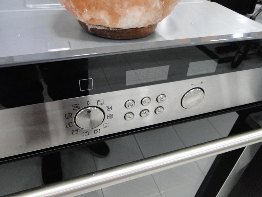 HORNO DIGITAL DE CARRO EXTRAIBLE SEMINUEVO