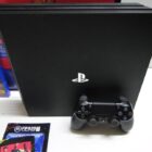 PS4 PRO CON MANDO JUEGO Y CAJA SEMINUEVA