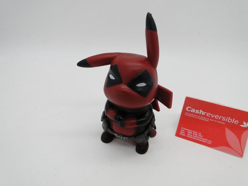 FIGURA PIKACHU