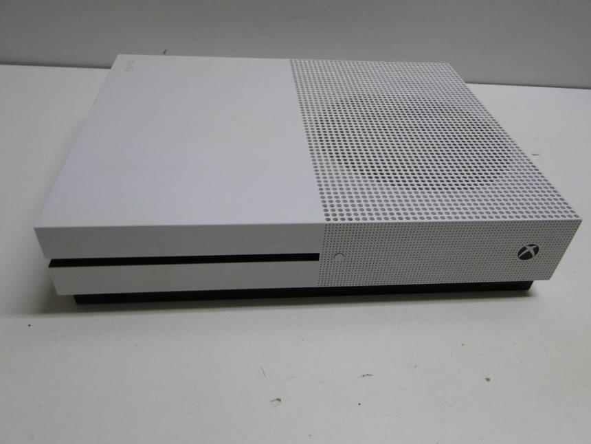 XBOX ONE S CON MANDO