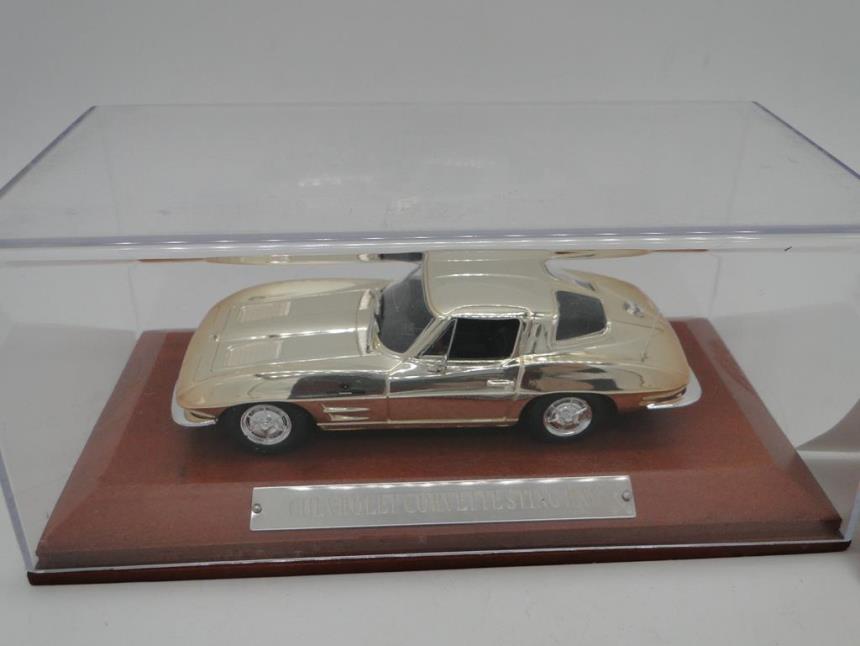 REPLICA DE COCHE A ESCALA