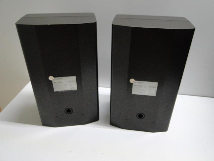 PAREJA DE ALTAVOCES HIFI*