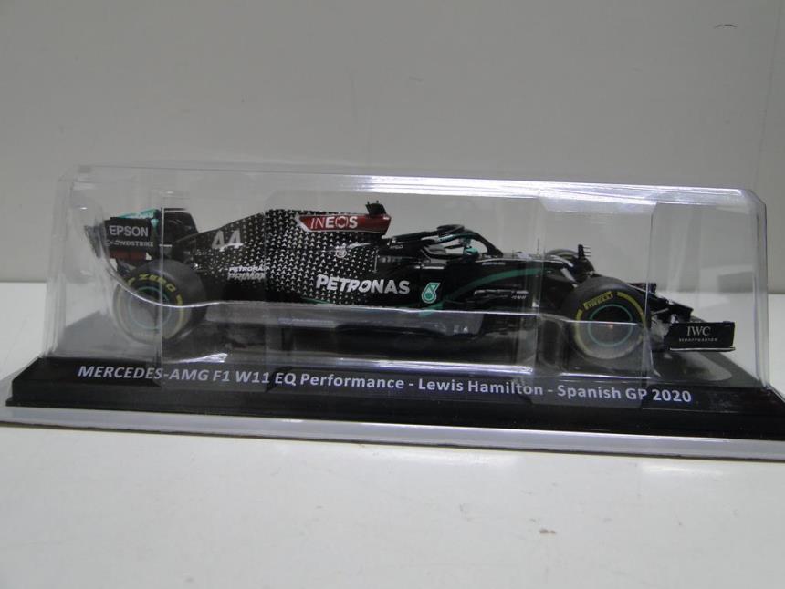 REPLICA DE COCHE A ESCALA 1/24