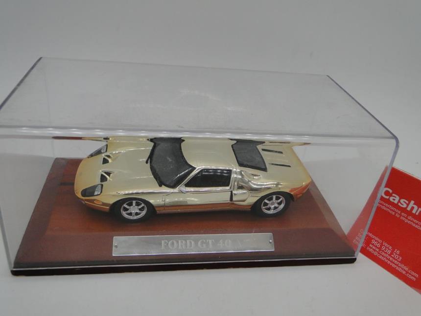 REPLICA DE COCHE A ESCALA
