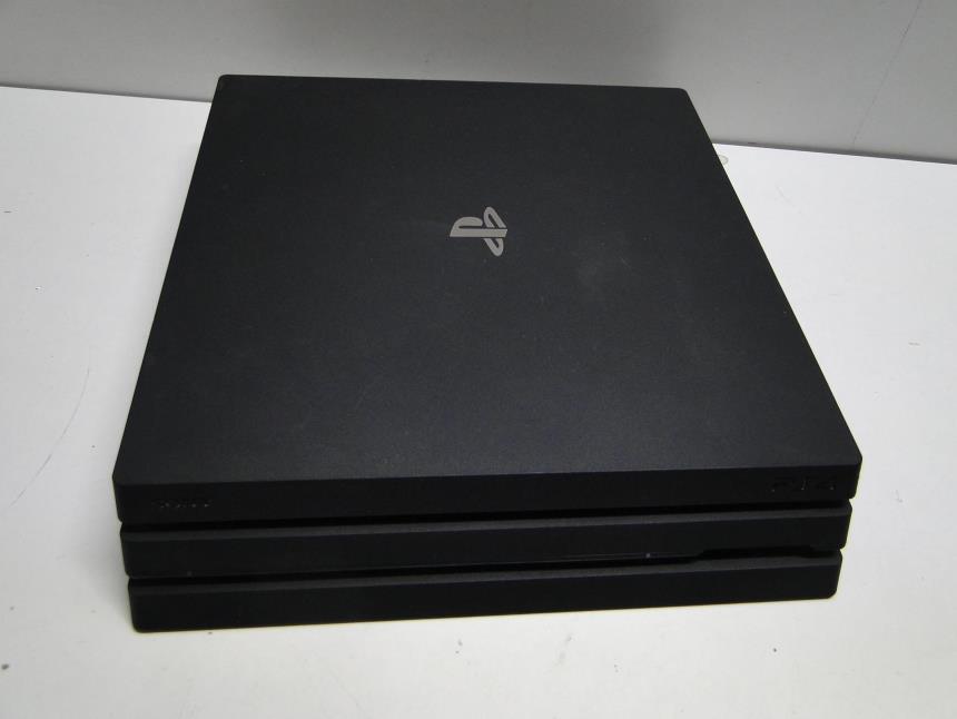 PS4 PRO CON MANDO