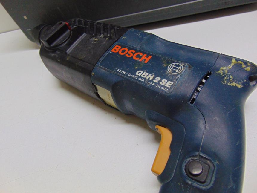 TALADRO PERCUTOR CON MALETA