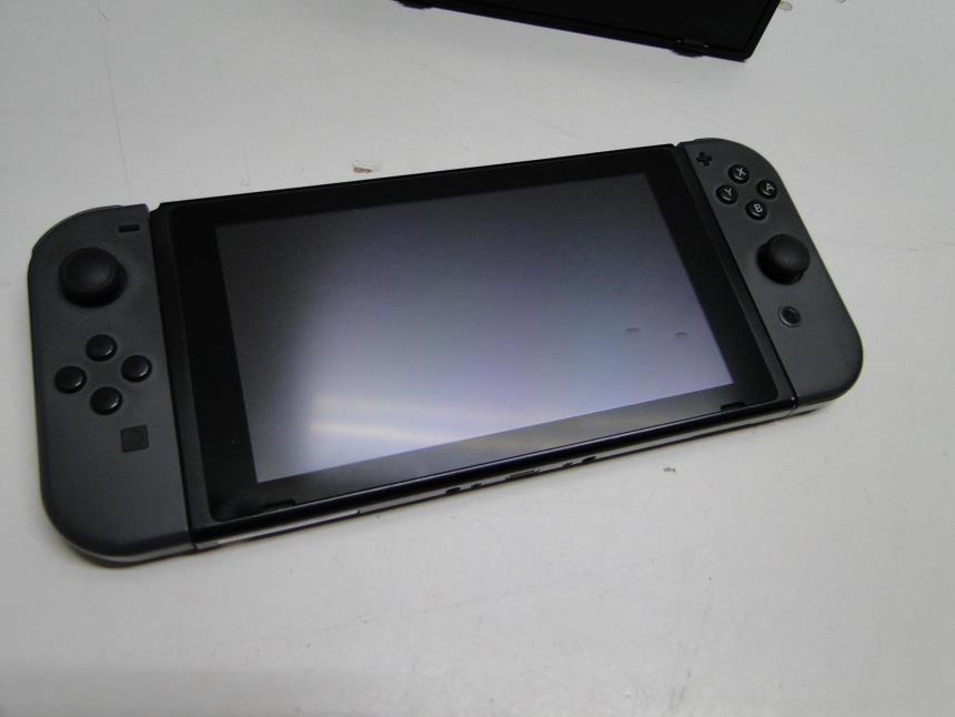 NITENDO SWITCH CON FUNDA **