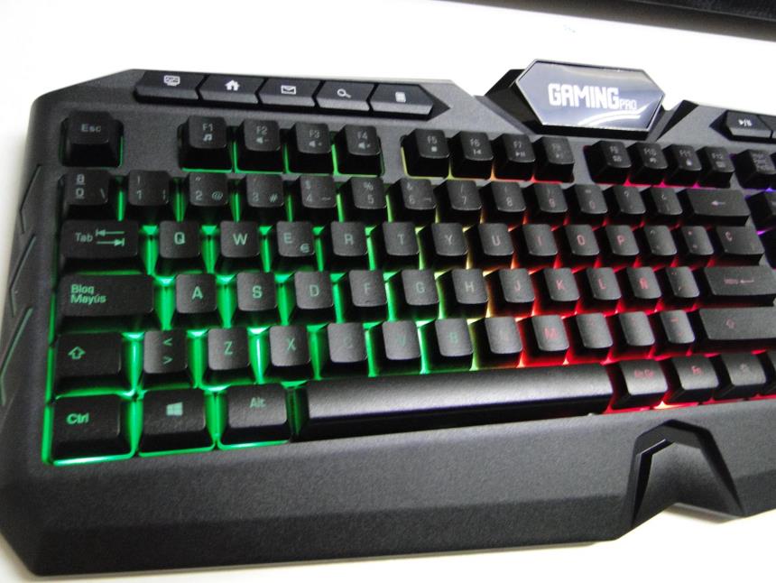 TECLADO GAMING RGB MULTIMEDIA A ESTRENAR