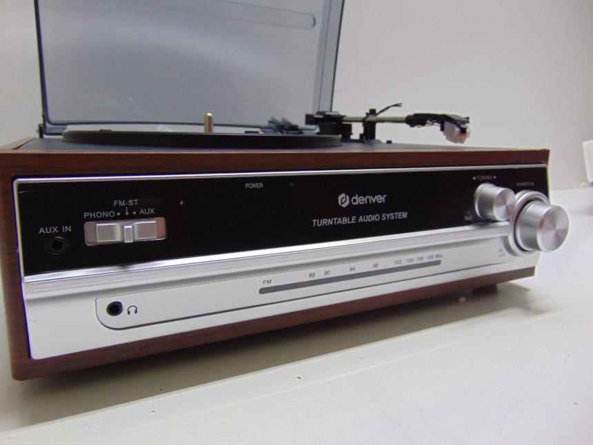 TOCADISCOS - RADIO A ESTRENAR