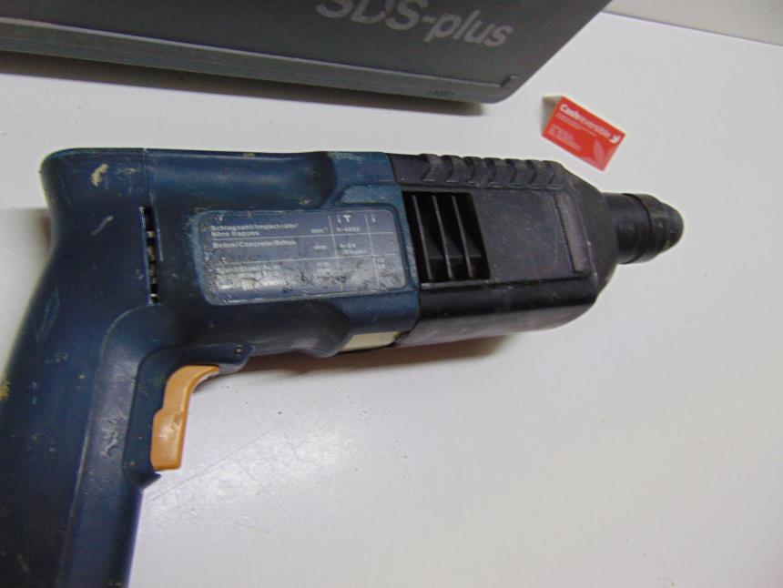 TALADRO PERCUTOR CON MALETA