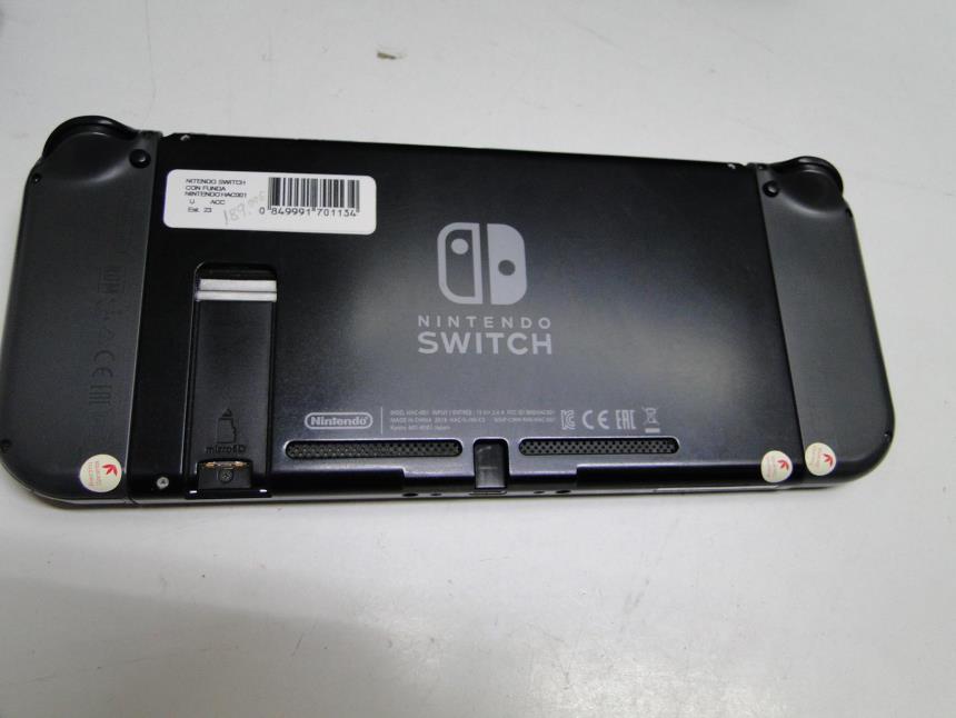 NITENDO SWITCH CON FUNDA **
