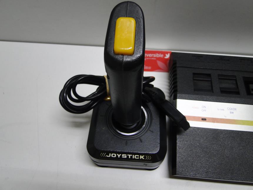ATARI 2600 CON JUEGO Y CAJA*