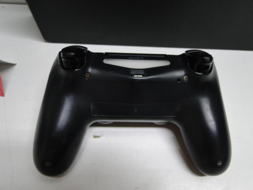 PS4 SLIM CON MANDO **
