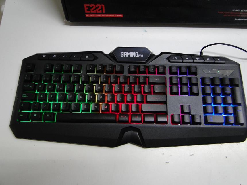 TECLADO GAMING RGB MULTIMEDIA A ESTRENAR
