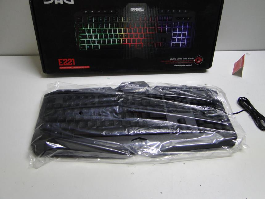TECLADO GAMING RGB MULTIMEDIA A ESTRENAR
