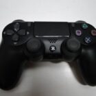 PS4 PRO CON MANDO JUEGO Y CAJA SEMINUEVA