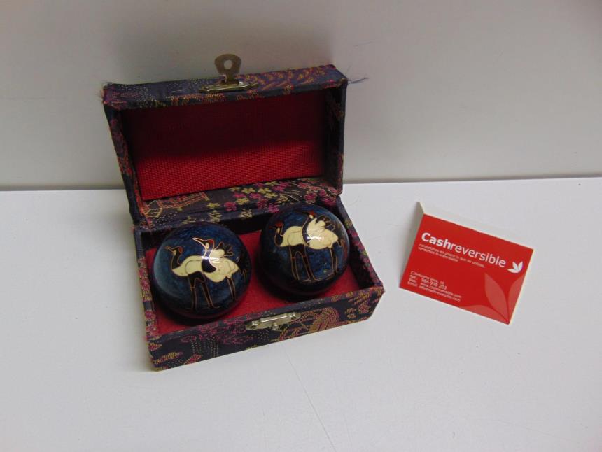 articulos_imagen1_139116.jpg BOLAS DE RELAJACION CON CAJA