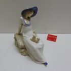 FIGURA DE PORCELANA