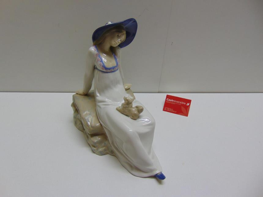 articulos_imagen1_141883.jpg FIGURA DE PORCELANA