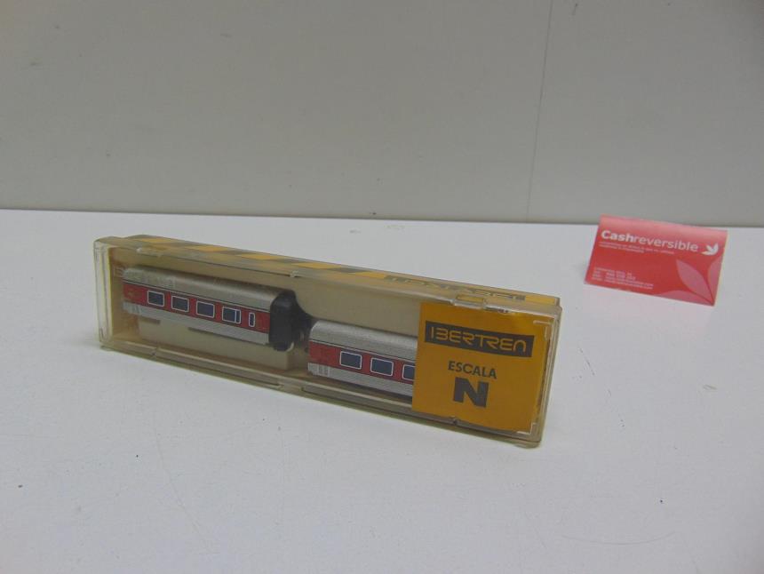articulos_imagen1_161838.jpg 2 VAGONES DE TREN A ESCALA N