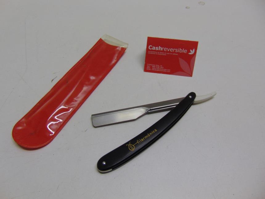 articulos_imagen1_161867.jpg NAVAJA DE AFEITADO VINTAGE CON FUNDA