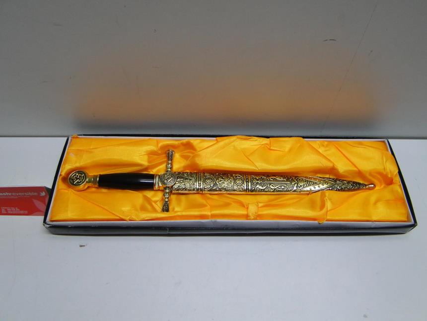 articulos_imagen1_172897-1.jpg CUCHILLO DECORATIVO CON CAJA