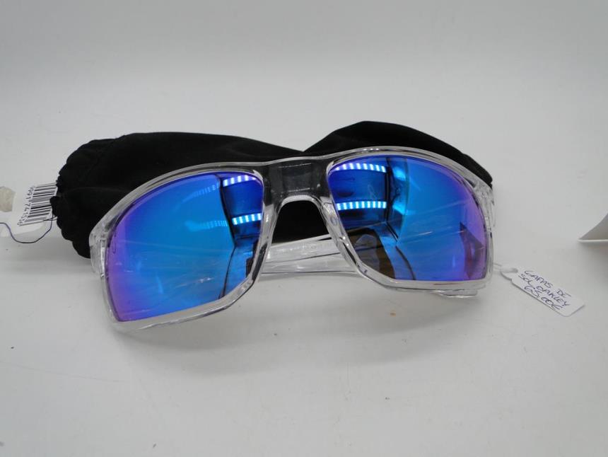 articulos_imagen1_174153.jpg GAFAS DE SOL CON FUNDA