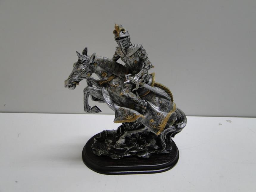 articulos_imagen1_174793.jpg FIGURA DECORATIVA